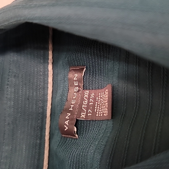 Van Heusen dress shirt - Picture 3 of 3